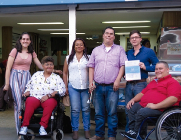 El Salón Versalles le abre las puertas a la inclusión con su primera carta de comidas y bebidas en braille